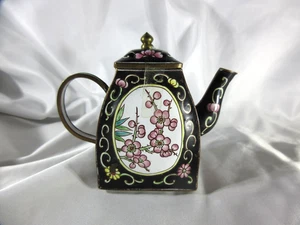 Vintage Miniatur Emaille auf Messing schwarze Kirschblüten Teekanne 3,5" EUC - Bild 1 von 6