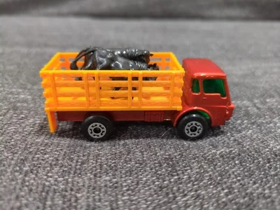 Matchbox Cattle Truck, bronze body, unpainted base, green windows, Mint - Image 1 of 4