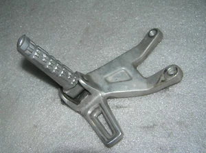 YAMAHA FZ 750  Soziusraste links mit Halteplatte pillionstep with bracket left - Bild 1 von 1
