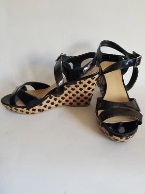 Женские туфли Kelly & Katie на танкетке с открытым носком черные с узором на каблуке размер 8,5 М - Изображение 1 из 4