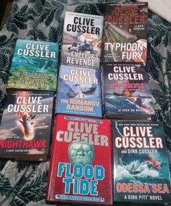 Lot of 8 Clive Cussler Hardcover Novels Dark Pitt/Isaac Bell/Numa Files/Oregon - Bild 1 von 4