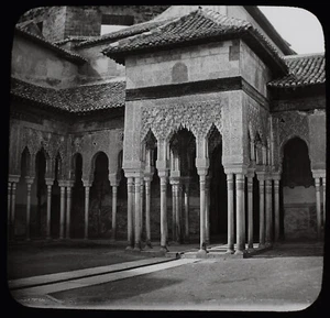 Photo PAVILLION OF LIONS GRANADA SPAIN C1870 EARLY ANTIQUE Magic Lantern Slide - Picture 1 of 5