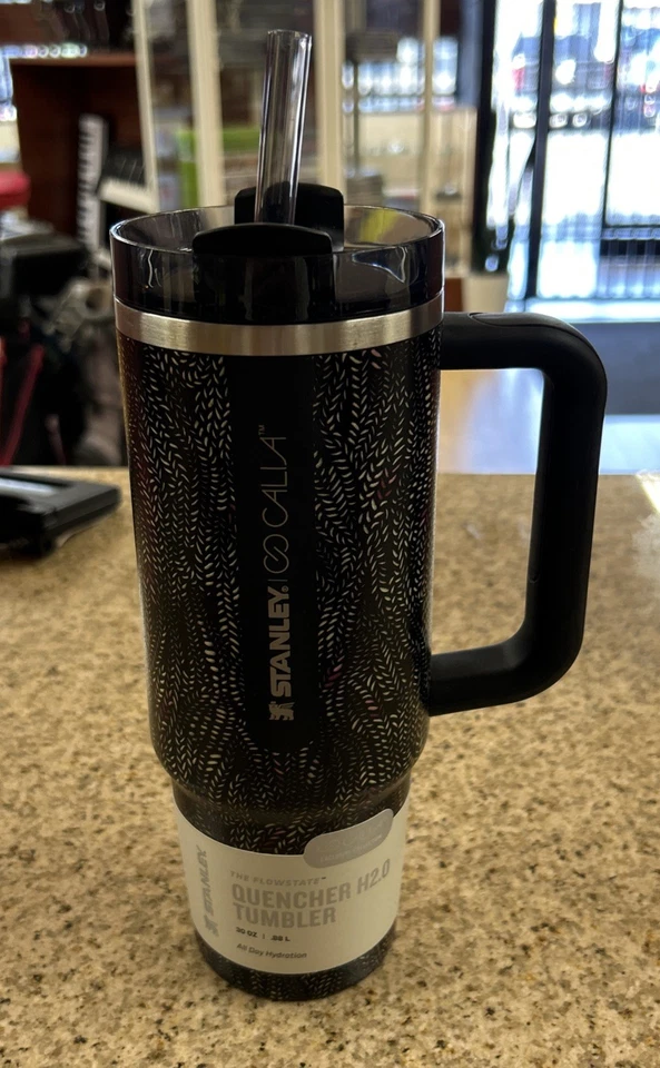Stanley x Calia 30 Oz Flowstate Quencher H2.0 Tumbler Black Serpent