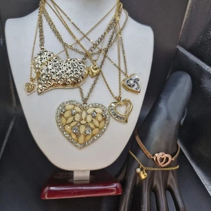 Lote 8 Colgantes Corazón 6 Collares 2 Pulseras Tono Dorado Medallones Delicados y Gruesos - Imagen 1 de 24