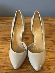 BCBG Women's Tan/Beige Pumps Size: 7 1/2 B / 371/2 - Picture 1 of 11