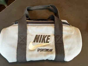 Small Nike Sportswear Du - Picture 1 of 8