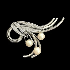 Vintage Silver Tone Filigree Leaf and Faux Pearl Pin Brooch - Picture 1 of 8