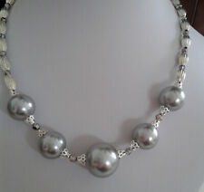 Schmuck Halskette Perlenkette  aus silber metallic farbigen Perlen