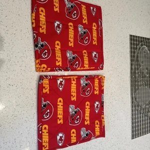Kansas City Chiefs Oven Mitt, Hot Pad Set  #30 - Picture 1 of 8