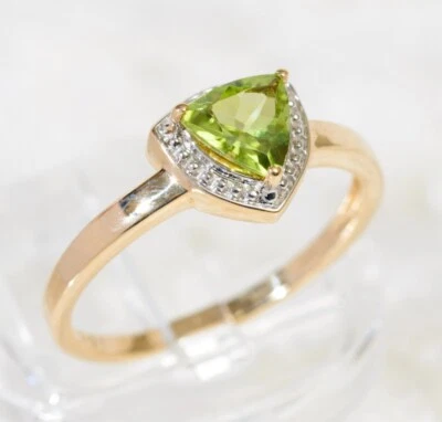 Lovely 9ct Yellow Gold & Trilliant Cut Peridot Gemstone Ring Ladies Size P - Image 1 of 4