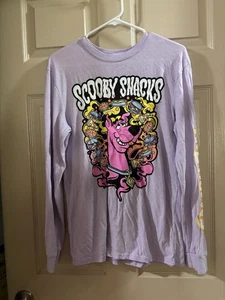 Scooby-Doo Langarmshirt S lila Grafik Tee Retro Cartoon Scooby Snacks - Bild 1 von 4