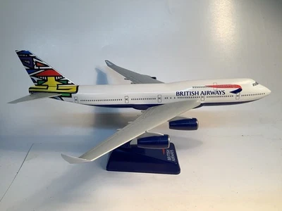 Nuevo En Caja Cool British South Africa 747-400 Plástico Escritorio Modelo Avión Foto 1 de 4