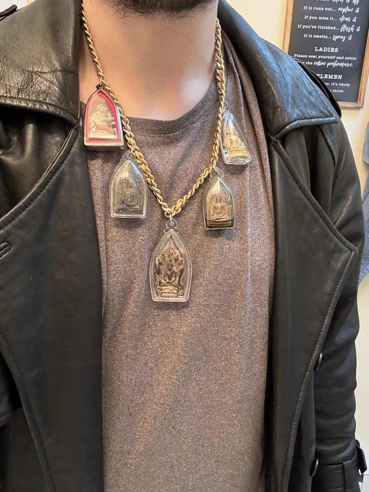 Amuleto tailandés Buda Hanuman colección antigua en una cadena de collar raro con tarjeta Foto 1 de 4