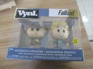 Funko Vynl. Fallout: Mysterious Stranger + Adamantium Skelett Vinyl Sammlerstück - Bild 1 von 3