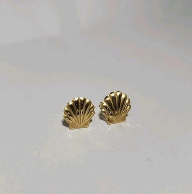 Aretes con caparazón de vieira de oro amarillo de 14K corte diamante de 11 mm Foto 1 de 4