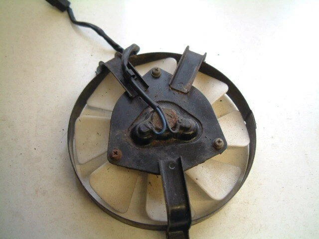 KAWASAKI ZZR600 ZX600 - ВЕНТИЛЯТОР ОХЛАЖДЕНИЯ РАДИАТОРА - Изображение 1 из 1