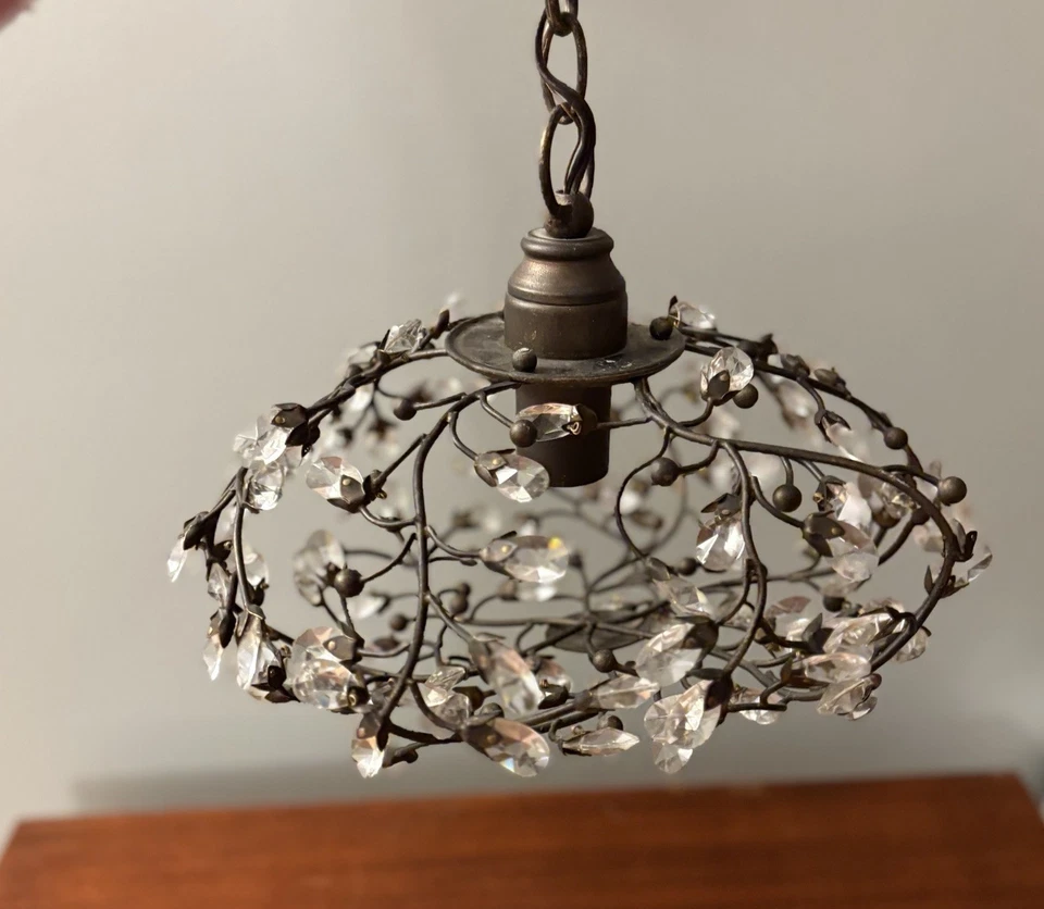 Araña de cristal acrílico de hierro forjado rama de alambre de bronce aspecto de cabaña de cristal Foto 1 de 4