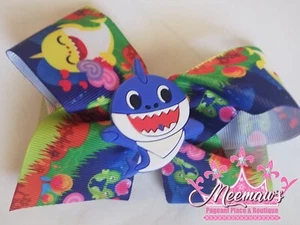 So entzückende 6" blaue Baby Hai auf BS Motiv Band Haarschleife L@@K!!! - Bild 1 von 2