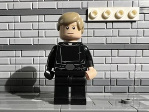 LEGO Star Wars Jedi Master Luke Skywalker Minifigure sw0635 - Picture 1 of 2