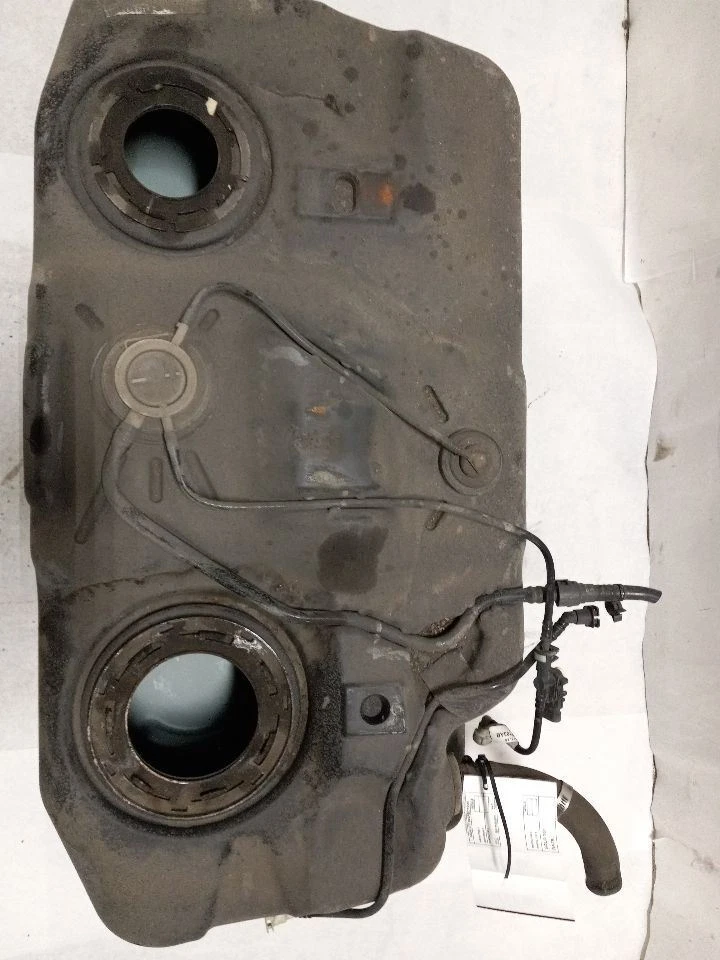 TANQUE DE COMBUSTIBLE PARA JEEP COMPASS 2012 - 2017 Foto 1 de 4