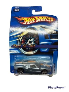 Hot Wheels 2006 Ford GT-40 in Eisblau mit orangefarbenen Streifen kartoniert - Bild 1 von 1
