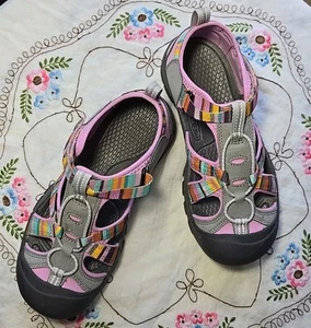 NWOB Keen Venice Youth Sandals Outdoor Hiking Water Shoes Sz 5 Washable 23.5 cm - Picture 1 of 8