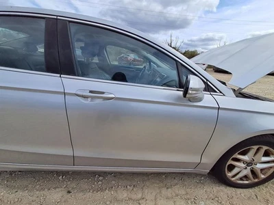 2015 福特 Fusion 右前门外壳 - 二手,仅本地皮卡,111K 英里 — 第 1/4 张图片