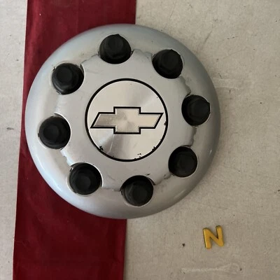 #N 02-22 Chevrolet Silverado Express 3500 Dually Front OEM Center Cap 15053704 - Image 1 of 4