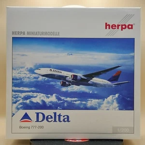 Herpa 1/200 Boeing 777-200 Delta Airlines N863DA 550246 airplane plastics model - Picture 1 of 17