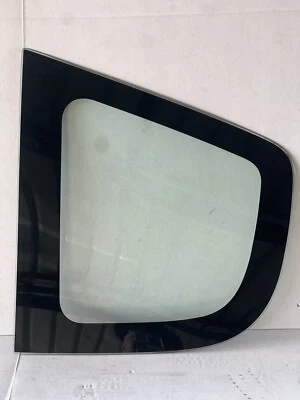 Vidrio de ventana de cuarto izquierdo lado conductor Honda Fit 2009-2014   Foto 1 de 4