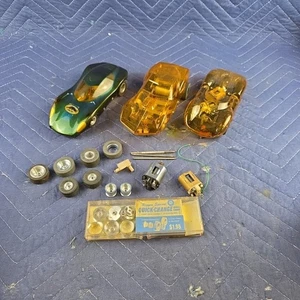lotto di 3 vintage. Slot car 1/24. 1 Is Gar-vic Ricambi Extra Non Testati - Foto 1 di 15