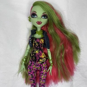 2011 Mattel Monster High Venus McFlytrap Doll Gothic Horror Collectible Skull - Picture 1 of 11