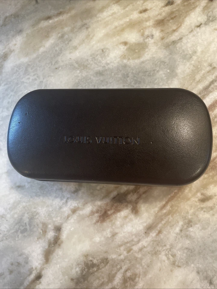 Черный кожаный чехол для солнцезащитных очков Y2K Louis Vuitton - Изображение 1 из 3