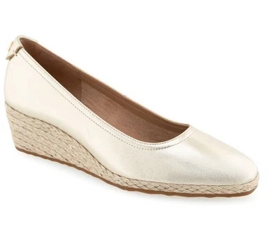 Woman's Pumps Aerosoles Roma Espadrille Wedge Gold Leather Evening Shoe Size 9 M - Imagem 1 de 4