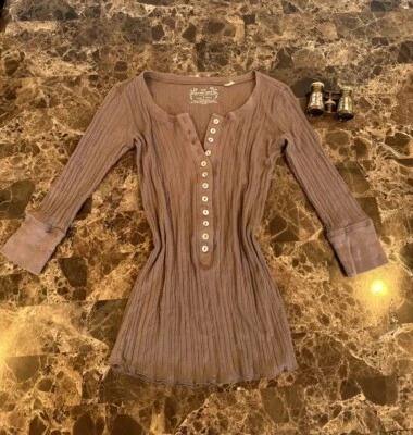 Top Grunge Y2K Acanalado Henley Botón Años 00 Bella Swan Elena Años 2000 Patinadora Difícil de Encontrar M/L Foto 1 de 4