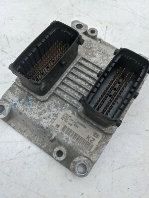 Saturn L300 3.0L ECM ECU Engine Control Module Computer 0261204591 - Image 1 of 2