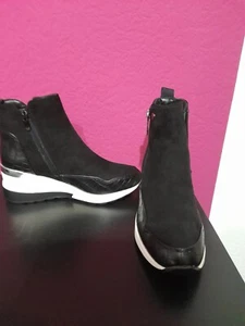 Schwarze Stiefelette Mit Keilabsatz Gr.37 Neu - Bild 1 von 3