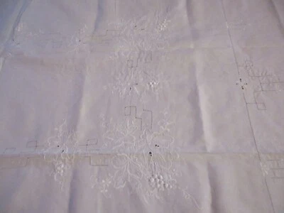 Nappe N°363 en coton blanc broderies de fleurs 214 x 164 cm - Photo 1/4