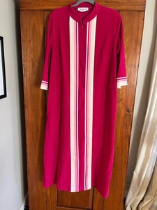 VANITY FAIR Robe House Coat Women's Petite Vintage 1960's Pink Velour Zipper L - Picture 1 of 4