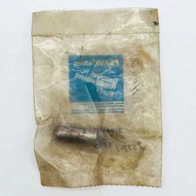 AMC Jeep 3196504 Bulb for Hood Light OEM NOS 81-86 CJ 5-8 Cher Wag Com J10 J20 - Imagem 1 de 4