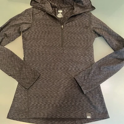 Pullover REI 1/4 Cremallera Negro Para Mujer Talla XS Cuarto Cremallera Elastizado Exterior Capucha Suave Foto 1 de 4