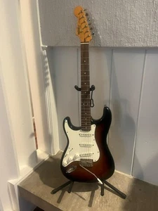 Squier Classic Vibe 60s Stratocaster Left Handed (Hand): 3 Tone Sunburst - CLEAN - Picture 1 of 24