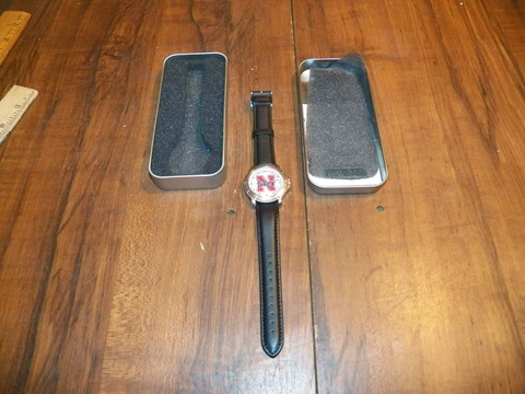 Vintage NEBRASKA CORNHUSKERS LOGO Quartz Watch by GAME TIME w Box Cover