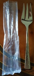 Gorham BISCAYNE Edelstahl 18/10 strukturiert NEU Besteck Aufschnitt Fleisch Gabel - Bild 1 von 2