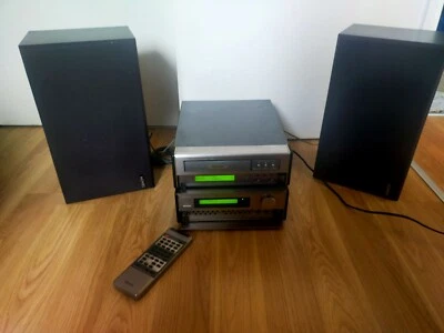 DENON UDRA 70  HI FI SYSTEM  TUNER AMPLIFIER - TAPE DECK - REMOTE - SPEAKERS  - Image 1 of 4