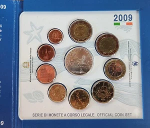 ITALIA 2009 SERIE DIVISIONALE 10 MONETE con 2 Euro COMMEMORAT e ARGENTO 5 Euro - Foto 1 di 4