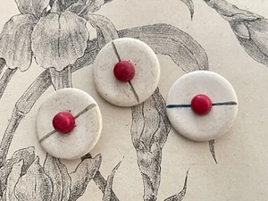 3 boutons anciensThème marin pompon   Collection Couture Mode  - Picture 1 of 2