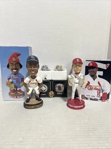 Lote de anillos y prendedores de campeonato Bobbleheads de los Cardenales de San Luis. Sin caja para 2 - Imagen 1 de 7