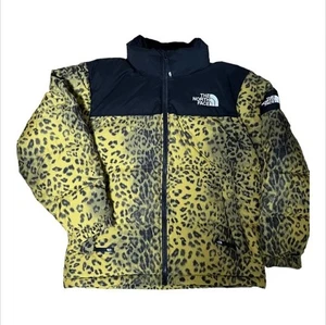 Chaqueta para hombre The North Face marca blanca Nuptse estampado de leopardo talla M sin abrir - Imagen 1 de 5