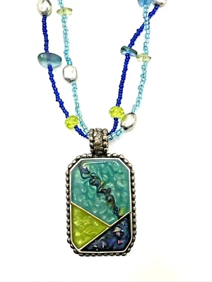 Винтажное ожерелье-кулон LAURA ASHLEY с абстрактной эмалью и двумя нитями бисера 16 дюймов - Изображение 1 из 4